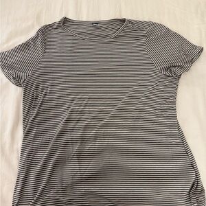 Old Navy Black and White Striped Short Sleeve Tee